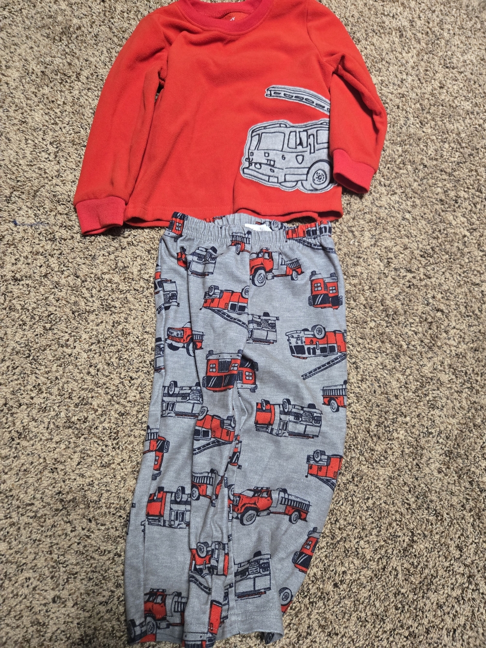 *Size 3T* Pajama Set* Long Sleeve/Pants Firetruck Fleece Set*